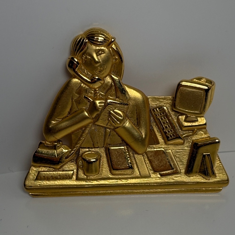 JJ Jonette Jewelry Brooch